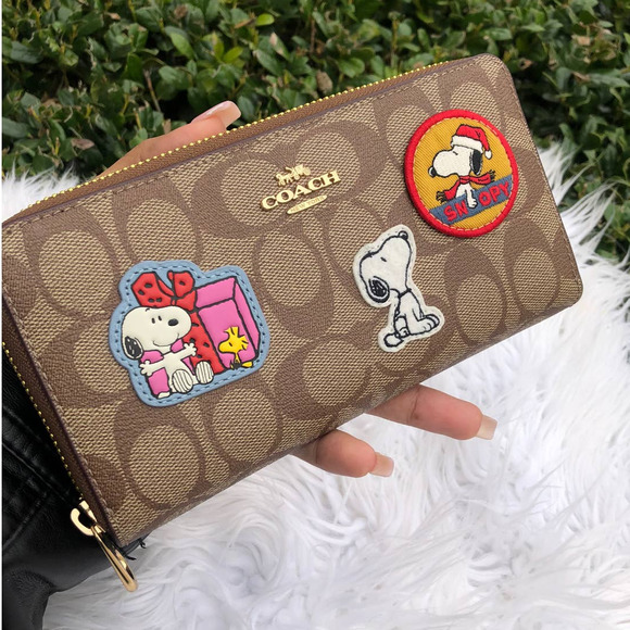 New 🎀 Coach Peanuts Val Duffle In Signature Canvas Bag With Patches & Wallet - Picture 9 of 13